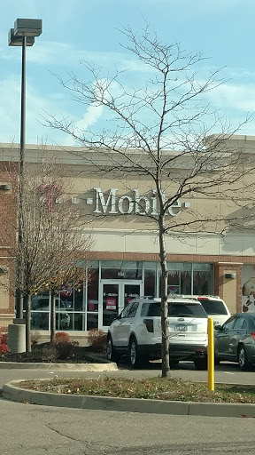 Cell Phone Store «T-Mobile», reviews and photos, 2474 Metro Pkwy, Sterling Heights, MI 48310, USA