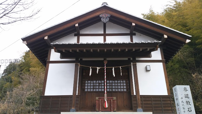 黒巌神社