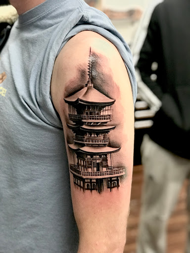 Tattoo Shop «Kings Tattoos & Piercings», reviews and photos, 2957 S Westmoreland Rd, Dallas, TX 75233, USA