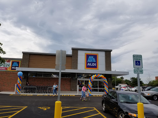 Supermarket «ALDI», reviews and photos, 550 E Golf Rd, Arlington Heights, IL 60005, USA