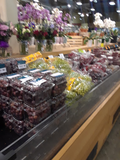 Grocery Store «Whole Foods Market», reviews and photos, 350 Grasmere Ave, Fairfield, CT 06824, USA