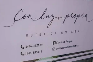 Con Luz Propia - Estética Unisex image
