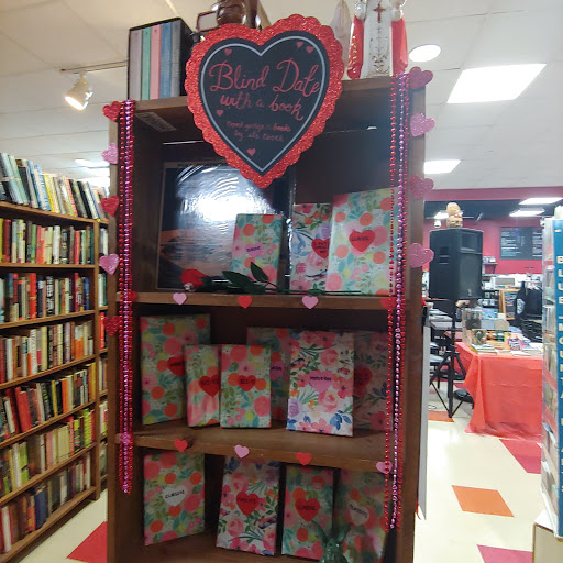 Book Store «Mojo Books & Records», reviews and photos, 2540 E Fowler Ave, Tampa, FL 33612, USA