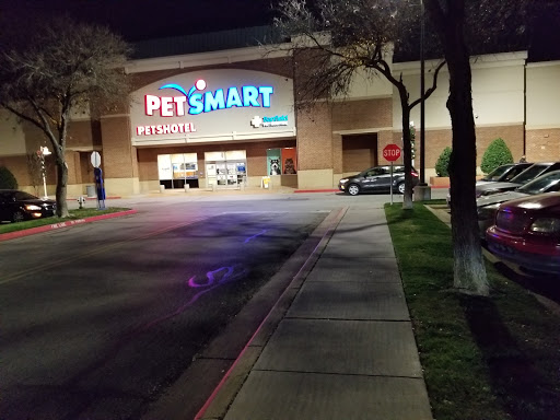 Pet Supply Store «PetSmart», reviews and photos, 860 NE Mall Blvd, Hurst, TX 76053, USA