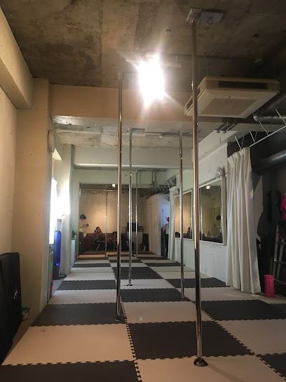 e’mbellir poledance studio