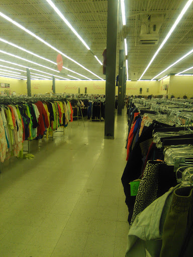 Discount Store «Discount Fashion Warehouse Northland», reviews and photos, 2727 Northland Plaza Dr, Columbus, OH 43231, USA