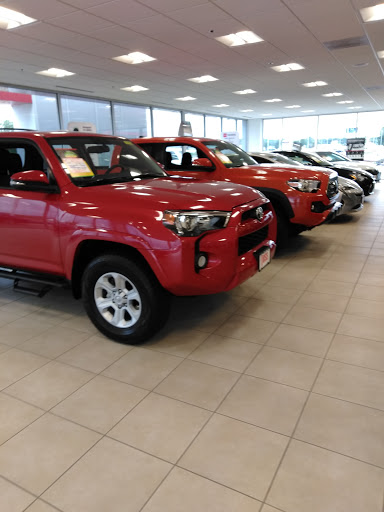 Toyota Dealer «Voss Toyota», reviews and photos, 2110 Heller Dr, Dayton, OH 45434, USA
