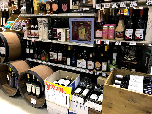 Liquor Store «Warehouse Wine & Liquor», reviews and photos, 113 Mill Plain Rd #6, Danbury, CT 06811, USA