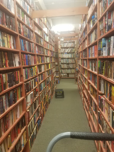 Used Book Store «Downtown Books Bought & Sold», reviews and photos, 624 N Broadway St, Milwaukee, WI 53212, USA