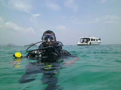 Pattaya Dive Centre: PADI 5-Star IDC