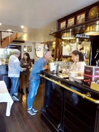 Atmosphère du Restaurant de fruits de mer L'Oursin à Antibes - n°10