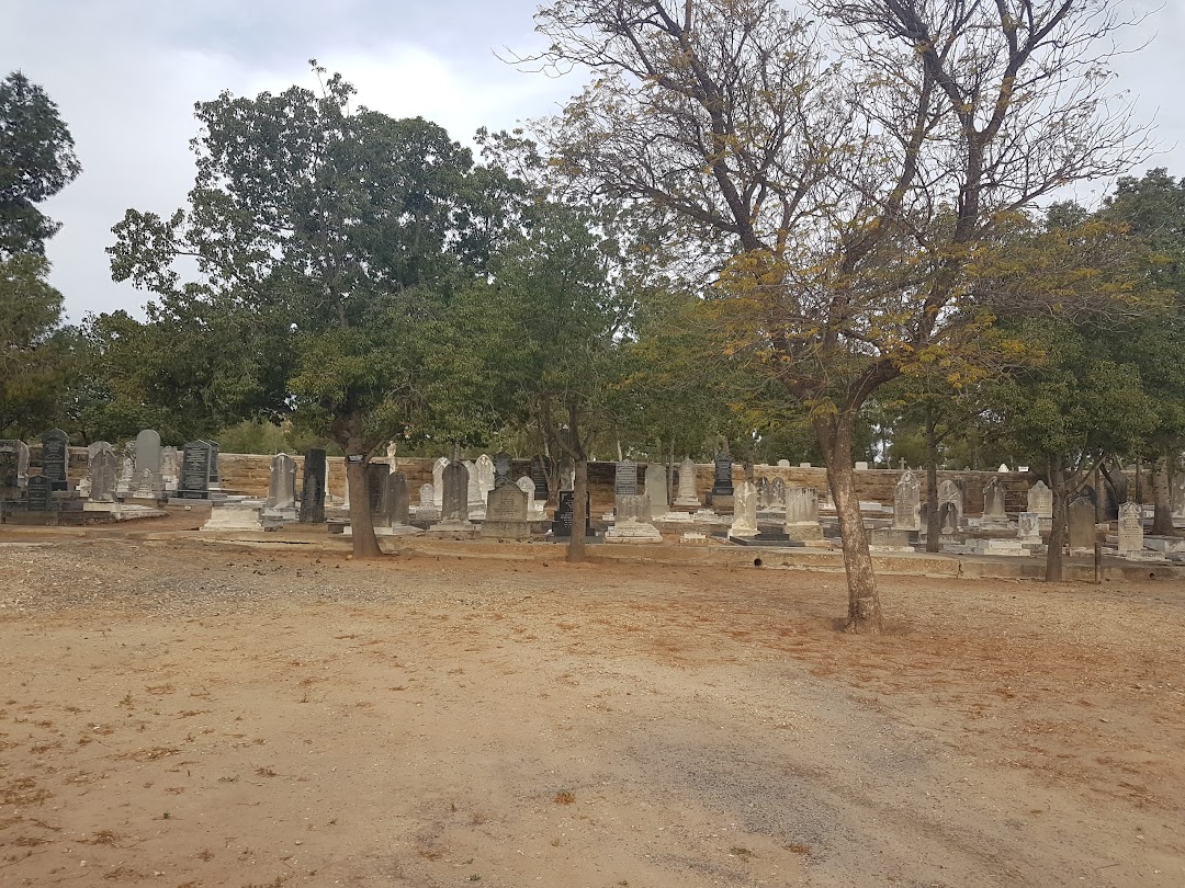 Oudtshoorn Main and Jewish Cemetery Requests and Comments