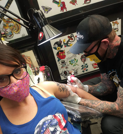 Tattoo Shop «Revelation Tattoo», reviews and photos, 7208 N Oak Trafficway, Gladstone, MO 64118, USA