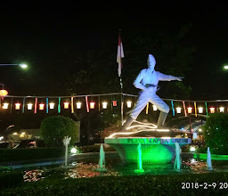 Kantorpos Taman Topi photo