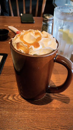 American Restaurant «Cracker Barrel Old Country Store», reviews and photos, 240 SW Commerce Dr, Lake City, FL 32025, USA