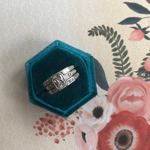 Jewelry Store «Joint Venture Estate Jewelers», reviews and photos, 185 King St, Charleston, SC 29401, USA