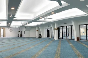 Green Lane Masjid image