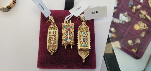 Jewelry Buyer «All Island Jewelry & Loan», reviews and photos, 2394 Middle Country Rd, Centereach, NY 11720, USA