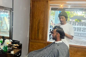 Mandalika Barber Shop image