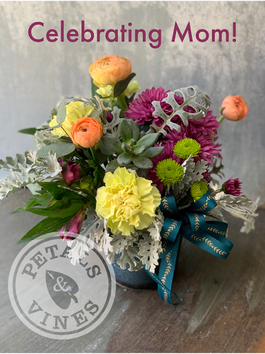 Florist «Petals & Vines», reviews and photos, 410 Main St E, Monmouth, OR 97361, USA