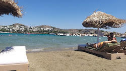 Vouliagmeni beach'in fotoğrafı çok temiz temizlik seviyesi ile