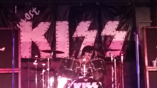 Live Music Venue «B&B Backyard», reviews and photos, 2134 N Kansas Ave, Topeka, KS 66608, USA