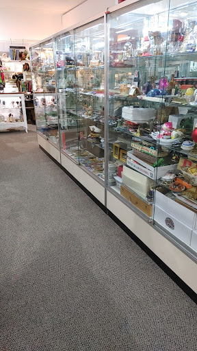 Antique Store «Days Of Olde Antiques & Collectibles At Galloway», reviews and photos, 110 S New York Rd, Galloway, NJ 08205, USA