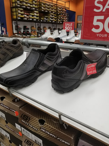 Shoe Store «SKECHERS Factory Outlet», reviews and photos, 1304 S Harbor Blvd, Fullerton, CA 92832, USA