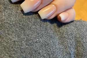 G&T Nails and Beauty image
