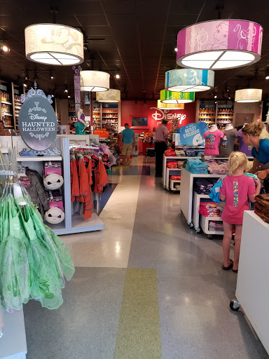 Toy Store «Disney Store», reviews and photos, 400 Premium Outlets Dr, Monroe, OH 45050, USA