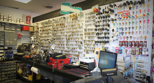 Locksmith «Smiley Locksmith», reviews and photos, 30 E Oakland Park Blvd, Wilton Manors, FL 33334, USA