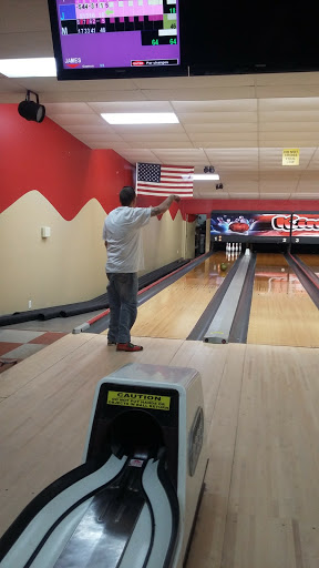 Bowling Alley «King Pin Lanes», reviews and photos, 321 Crews St, Lawrenceburg, TN 38464, USA