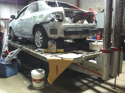 Towing Service «B & B Auto Center», reviews and photos, 2309 N Ringwood Rd, McHenry, IL 60050, USA