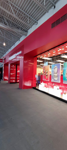 Shoe Store «Famous Footwear Outlet», reviews and photos, 651 Kapkowski Rd, Elizabeth, NJ 07201, USA