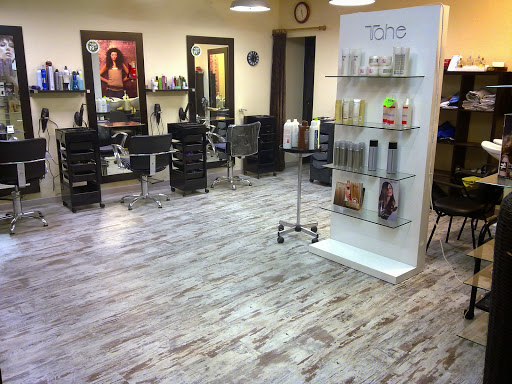 Nuria Peluquería Y Estética en El MoLar, Madrid