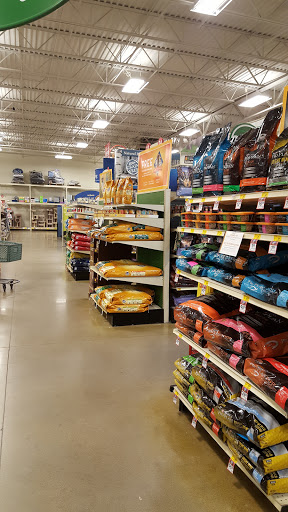 Pet Supply Store «Mounds Pet Food Warehouse», reviews and photos, 2110 S Stoughton Rd, Madison, WI 53716, USA