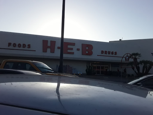 Grocery Store «H-E-B Grocery», reviews and photos, 206 S Alamo St, Refugio, TX 78377, USA