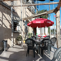 Atmosphère du Au Petit Café L'independant Le Journal D'ici. Bar restaurant à Narbonne - n°14