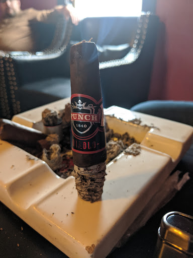 Tobacco Shop «Royal 10 Cigar & Tobacco», reviews and photos, 6401 Royalton Rd, North Royalton, OH 44133, USA