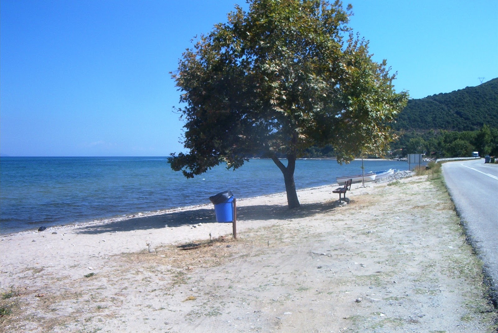 Foto di Milies Beach  II con parzialmente pulito livello di pulizia