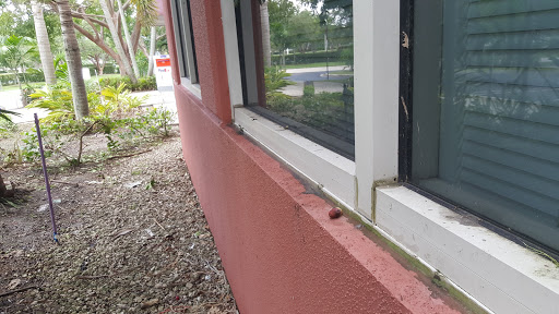 Shipping and Mailing Service «FedEx Ship Center», reviews and photos, 2600 NW 19th St, Pompano Beach, FL 33069, USA