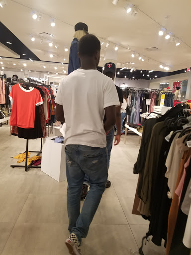 Clothing Store «Forever 21», reviews and photos, 101 Jordan Creek Pkwy, West Des Moines, IA 50266, USA