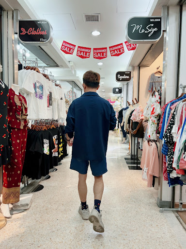 Stores to buy dresses Bangkok