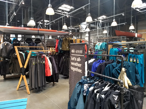 Camping Store «REI», reviews and photos, 71 Raymond Rd, West Hartford, CT 06107, USA