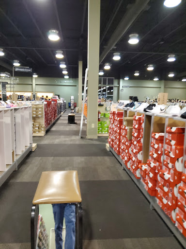 Shoe Store «DSW Designer Shoe Warehouse», reviews and photos, 2771 Town Center Blvd, Crestview Hills, KY 41017, USA