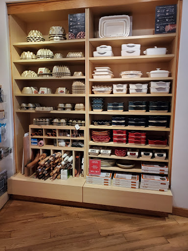 Kitchen Supply Store «Williams-Sonoma», reviews and photos, 13499 S Cleveland Ave #157, Fort Myers, FL 33907, USA