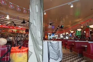 Eddie Rockets (outside shopping centre)