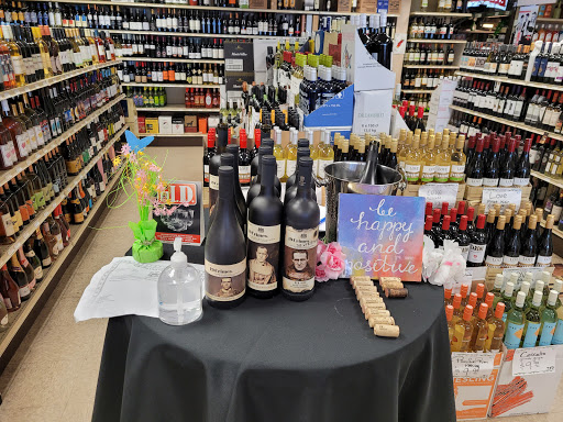 Liquor Store «Pope Wine & Liquor Store», reviews and photos, 2799 NY-112, Medford, NY 11763, USA