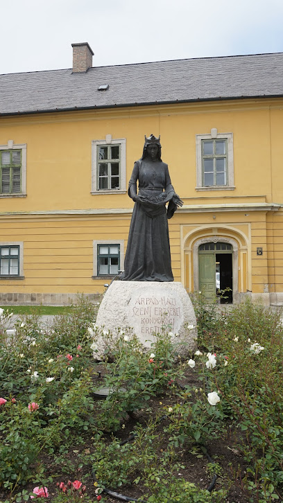 Árpád-házi Szent Erzsébet.