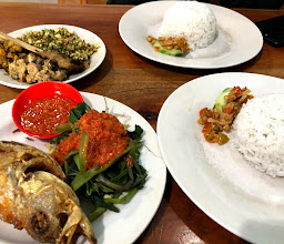 Nasi Lawar Warung Nangetonk photo